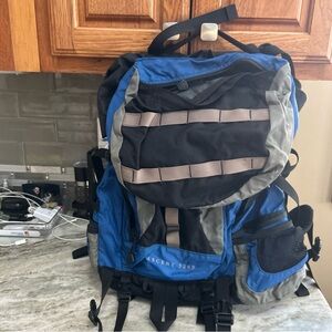 EMS Eastern Mountain Sports Ascent 3200Hiking Camping Backpack Trail Blue Nylon